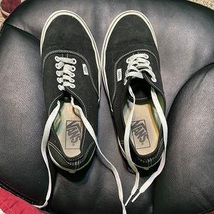 black vans no rips size 8.5 clean laces clean bottom original box